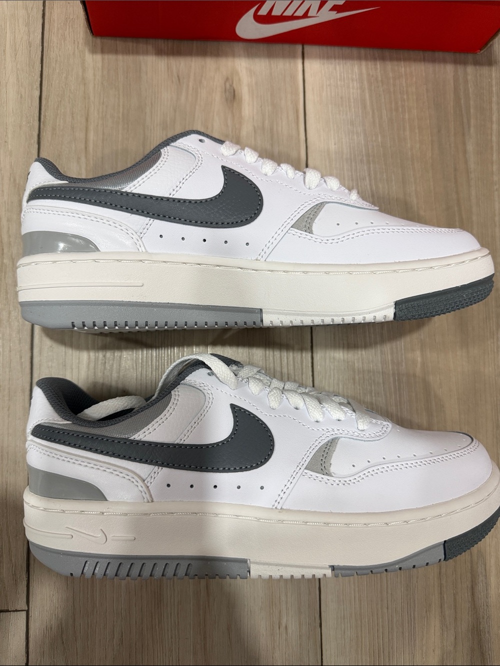 Nike White & Gray Low-Top Leather Sneakers